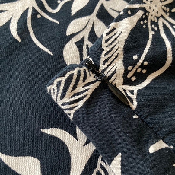 Denver Hayes Floral Black and White Women's Skirt Size 14 - Picture 4 of 5